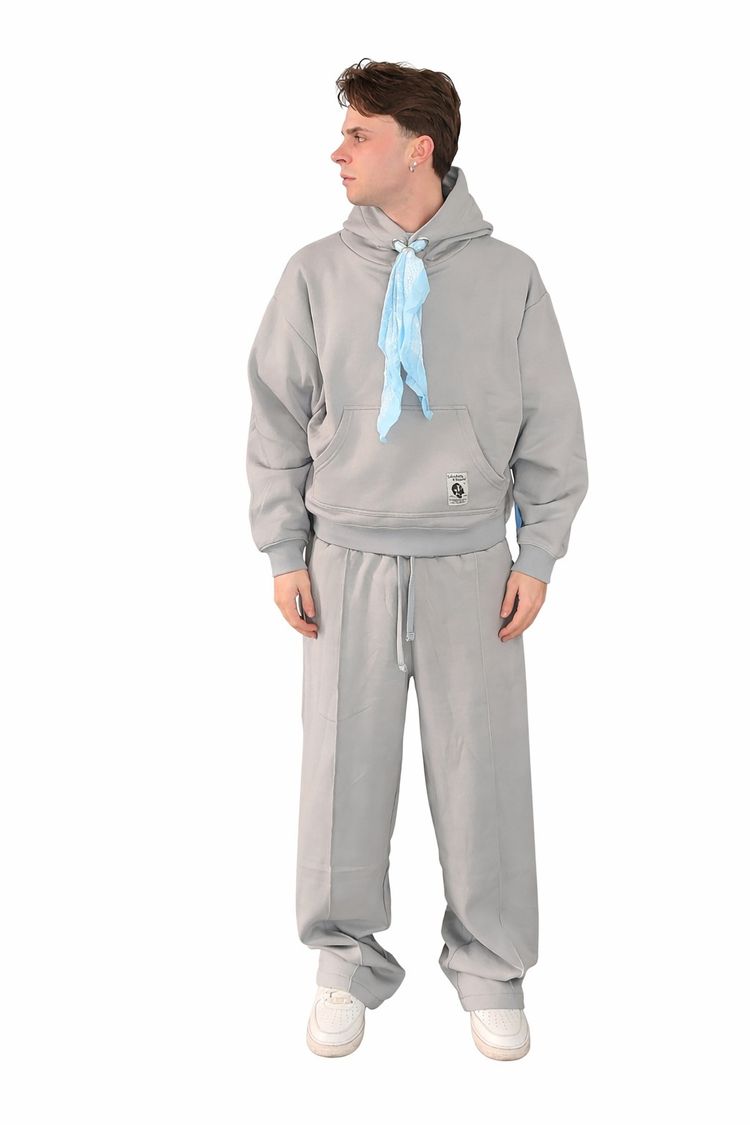 tuta grigia minimal bandana